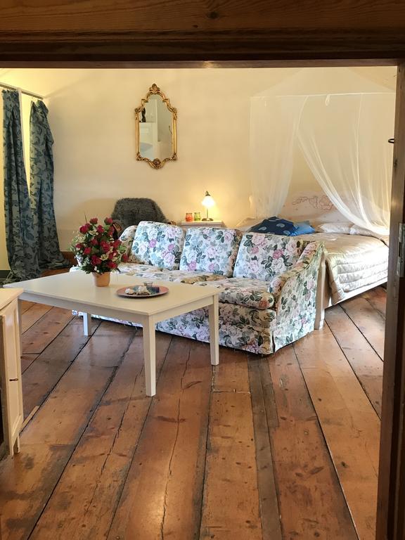 Stora Djuloe Vandrarhem Katrineholm Extérieur photo